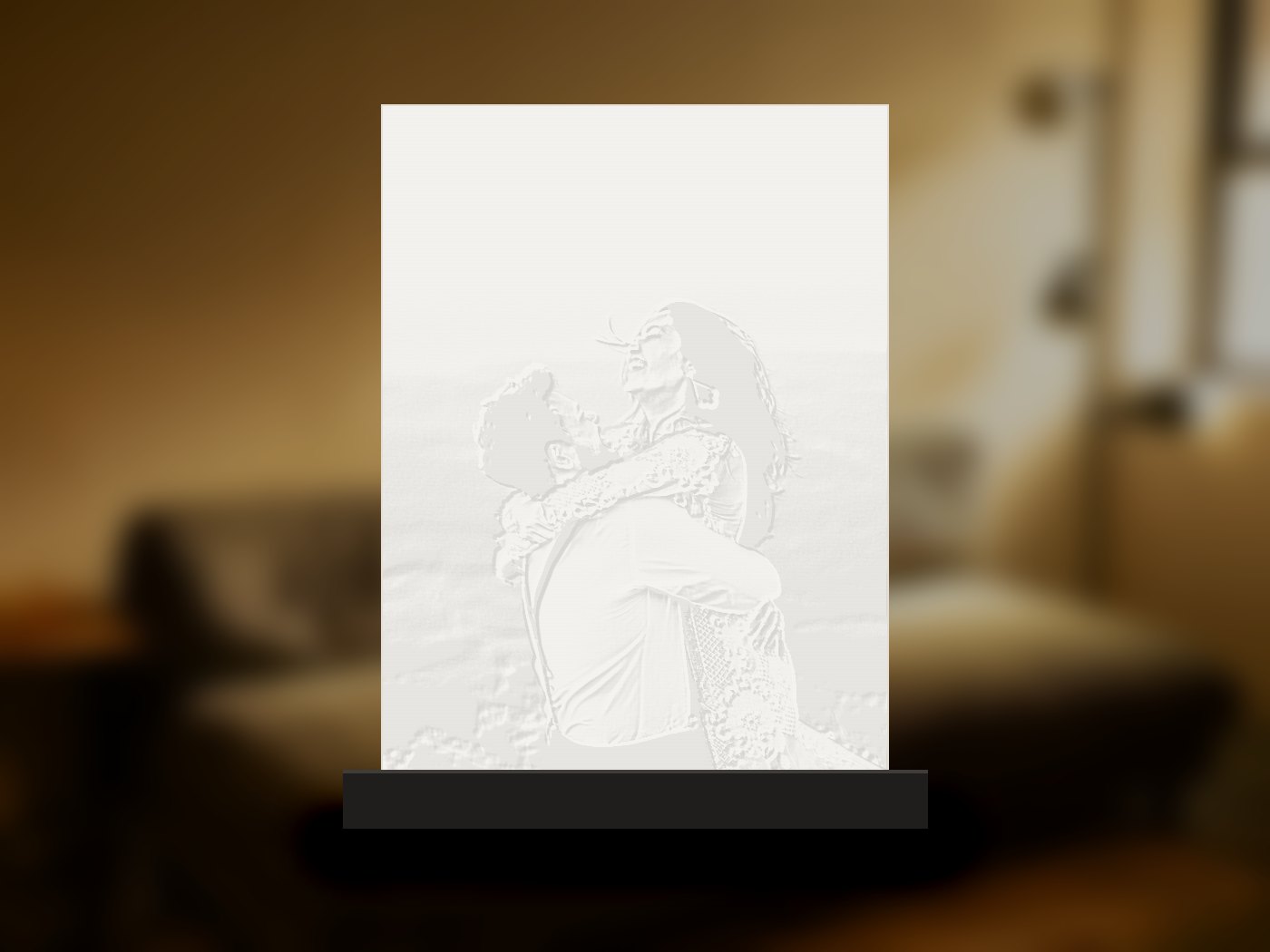 De lamp uit: een wit paneel waarin de foto alleen als fijn reliëf te zien is